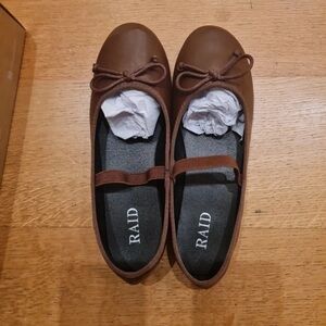 RAID Women's Brown Flats